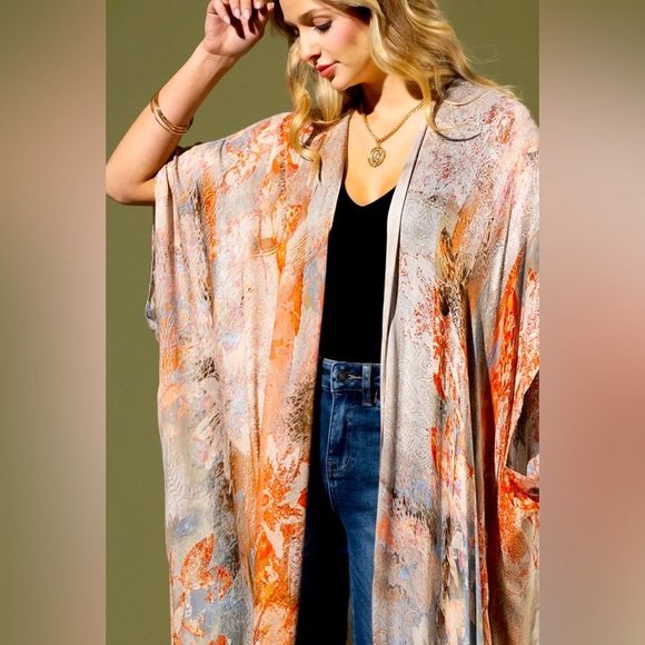 Bohemian Nottingham Fringe Kimono with Floral Pattern - Picture 7 of 9